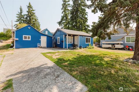 Photo of 2824 Robin Avenue, Bremerton, WA 98310 (MLS # 2429106)