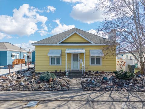 Photo of 105 W 9th Avenue, Ritzville, WA 99169 (MLS # 2493413)