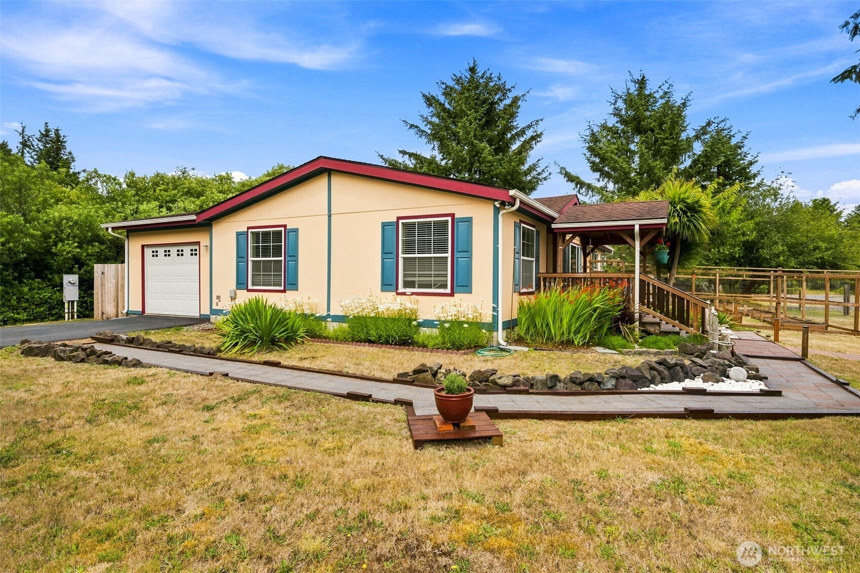 700 Island Circle SE