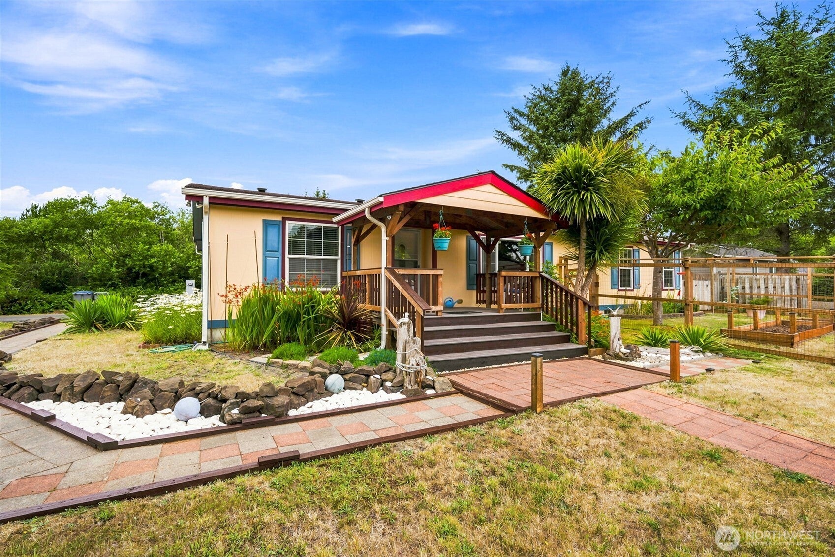 700 Island Circle SE
