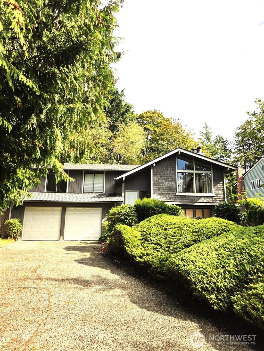 Photo of 16632 157th Court SE, Renton, WA 98058 (MLS # 2442303)
