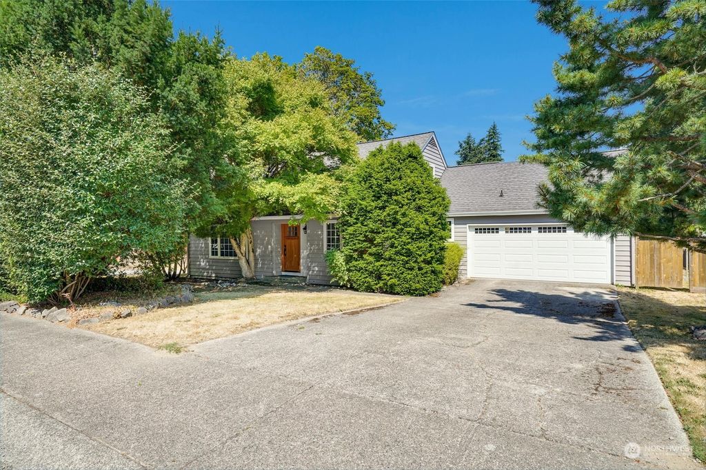 Photo of 13804 SE Fairwood Boulevard, Renton, WA 98058 (MLS # 2271911)