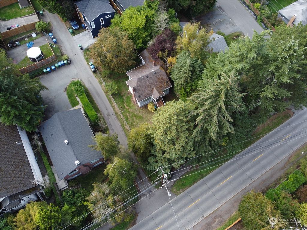 Photo of 9617 15th Avenue NE, Seattle, WA 98115 (MLS # 2285695)