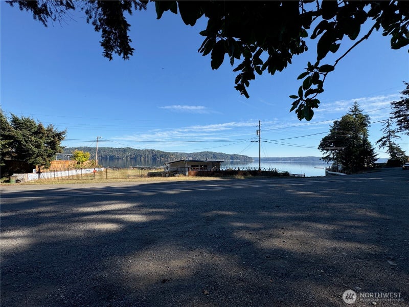 23522 N US Highway 101