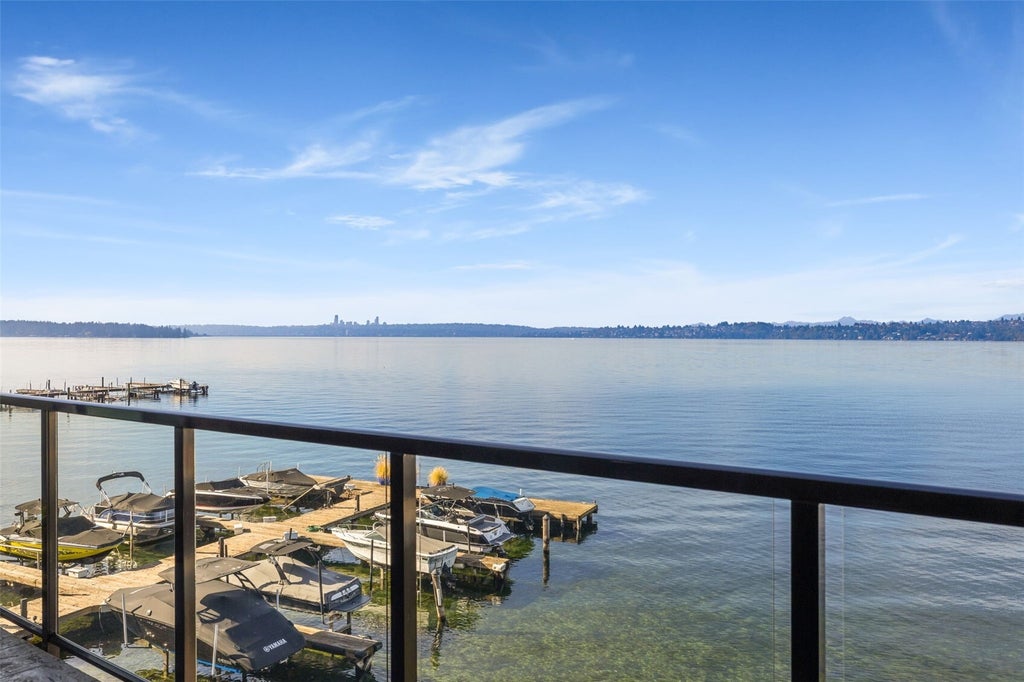 Photo of 807 Lake Street S #301, Kirkland, WA 98033 (MLS # 2564157)