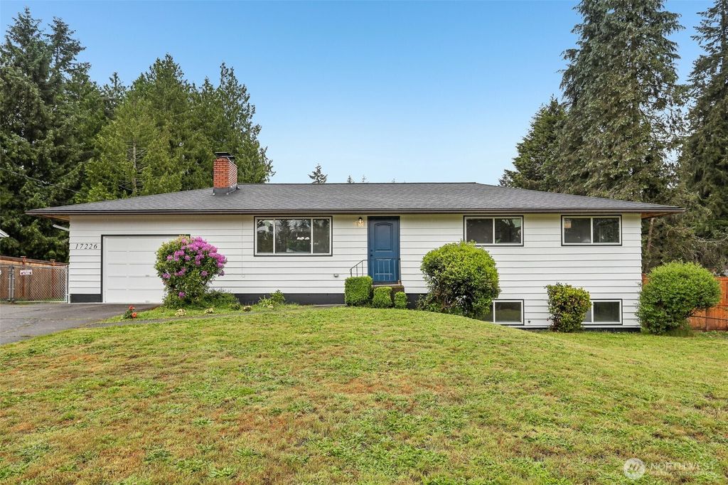 Photo of 17226 129th Ave Se AVE, Renton, WA 98058 (MLS # 2525009)