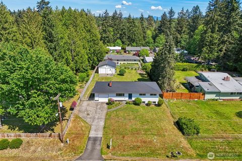 Photo of 17226 129th Ave Se AVE, Renton, WA 98058 (MLS # 2525009)