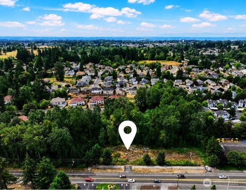 Photo of 24211 132nd Ave SE AVE, Kent, WA 98042 (MLS # 2570643)