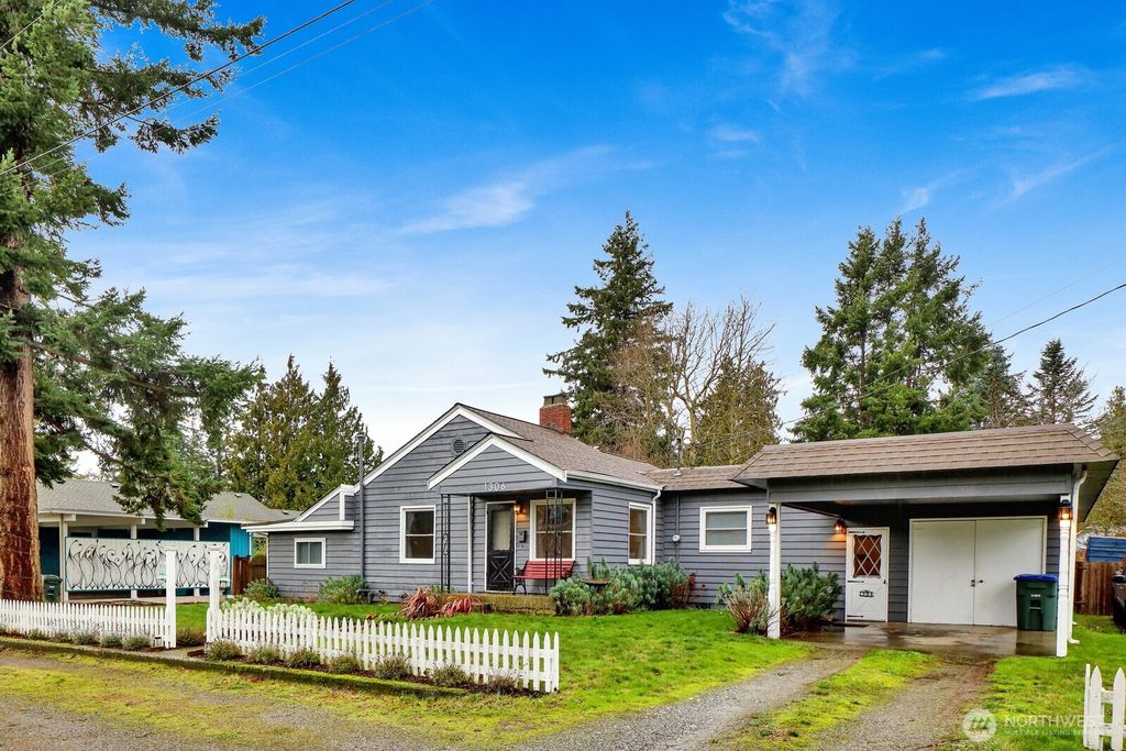Photo of 1306 W Oregon Street, Bellingham, WA 98225 (MLS # 2467432)