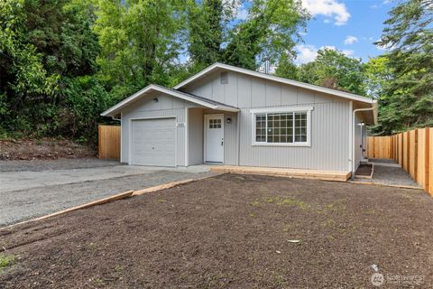 6582 NE Pear Street Suquamish WA 98392