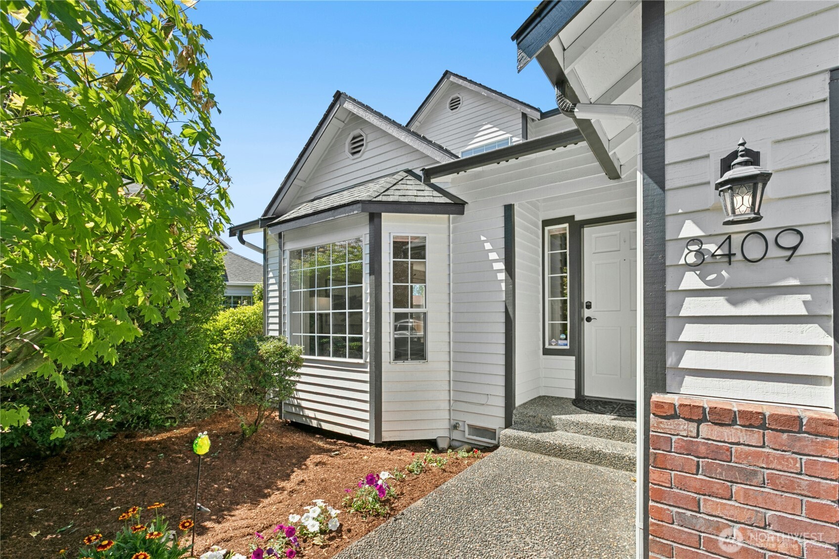 8409 NE 129th Place
