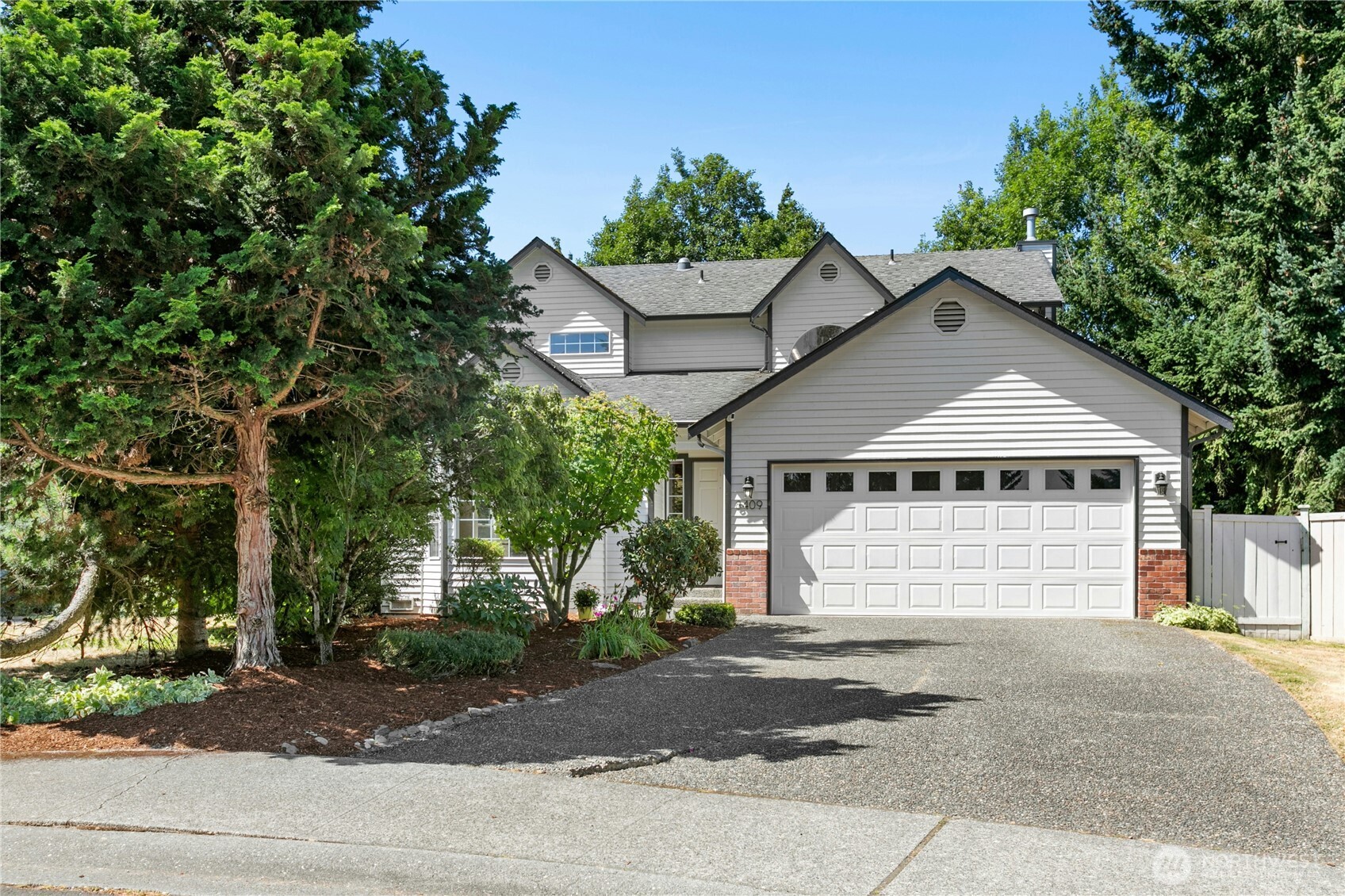 8409 NE 129th Place