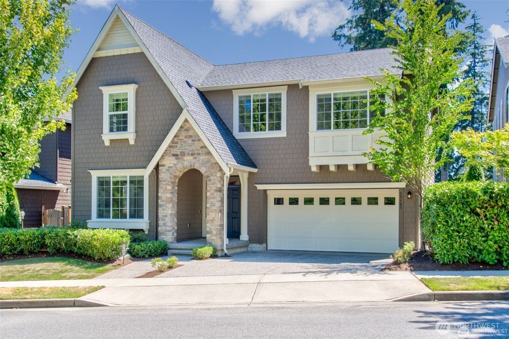 Photo of 17167 NE 117th Street, Redmond, WA 98052 (MLS # 2386075)