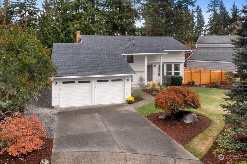 Photo of 9212 NE 139th Street, Kirkland, WA 98034 (MLS # 2011481)