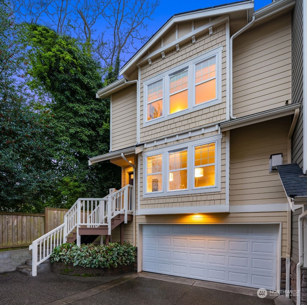 Photo of 5509 B 26th Avenue NE, Seattle, WA 98105 (MLS # 2054740)