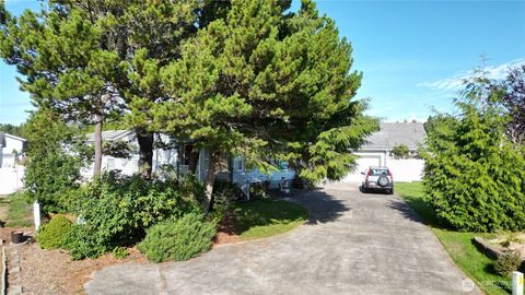 Photo of 31308 N Place, Ocean Park, WA 98640 (MLS # 2441464)