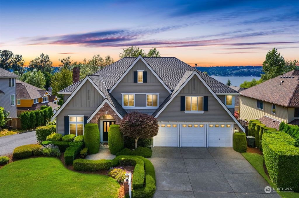 Photo of 811 198th Place SE, Sammamish, WA 98075 (MLS # 2143076)