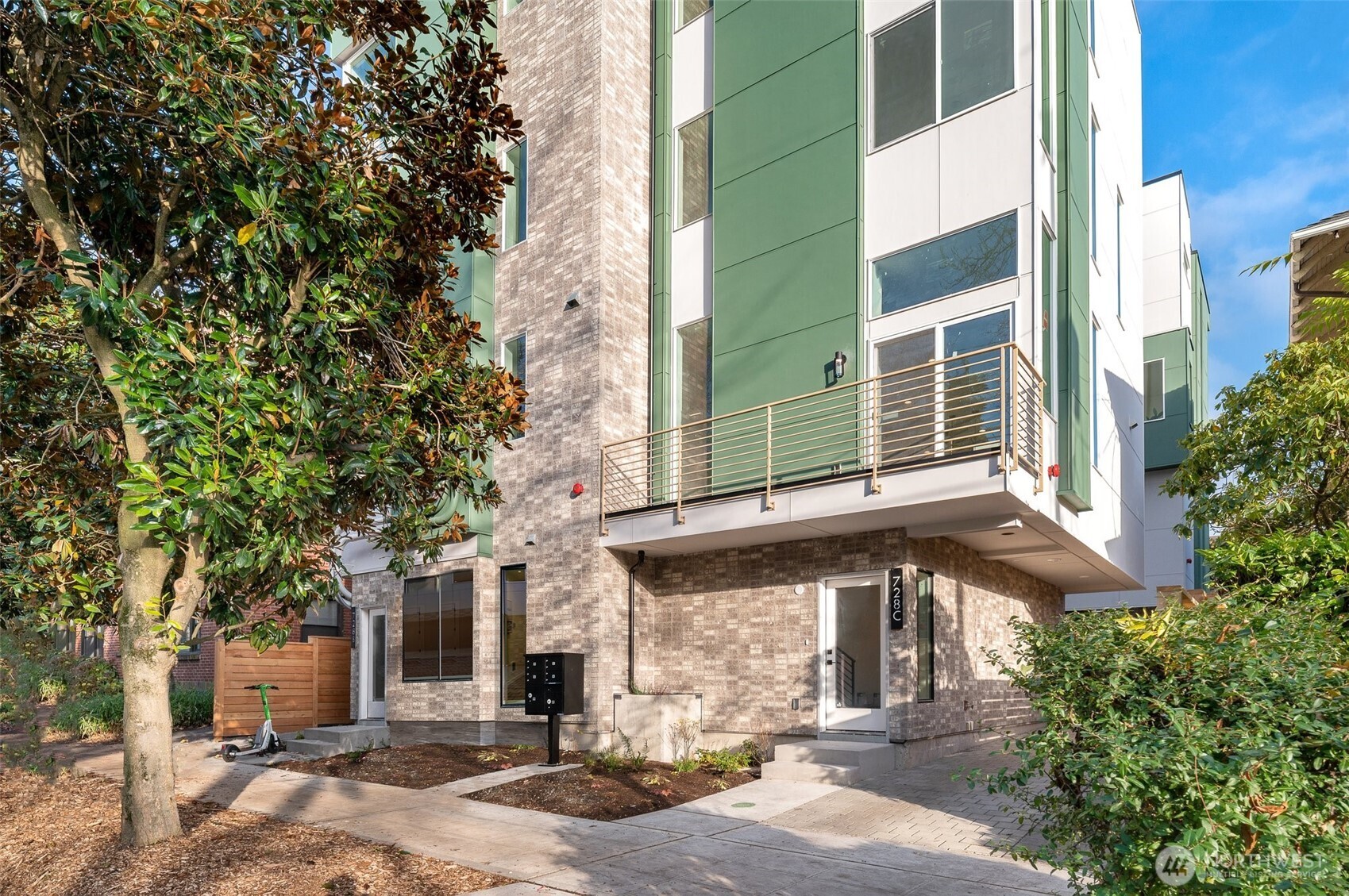 730 Broadway E
