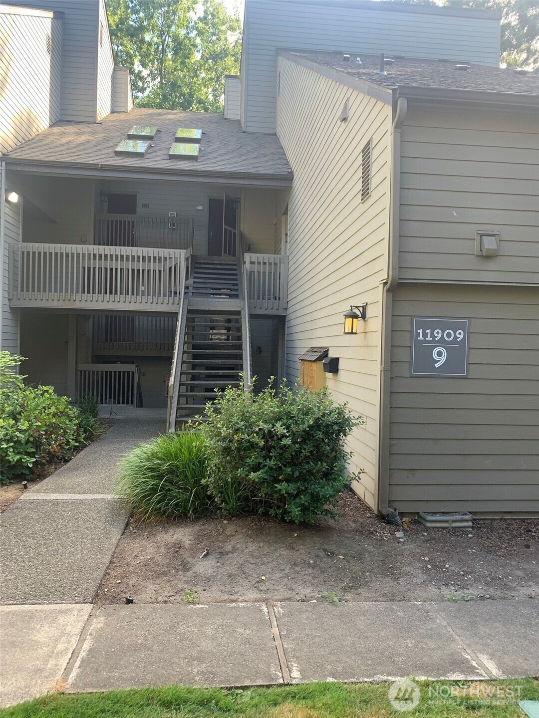 11909 93rd Lane NE 203