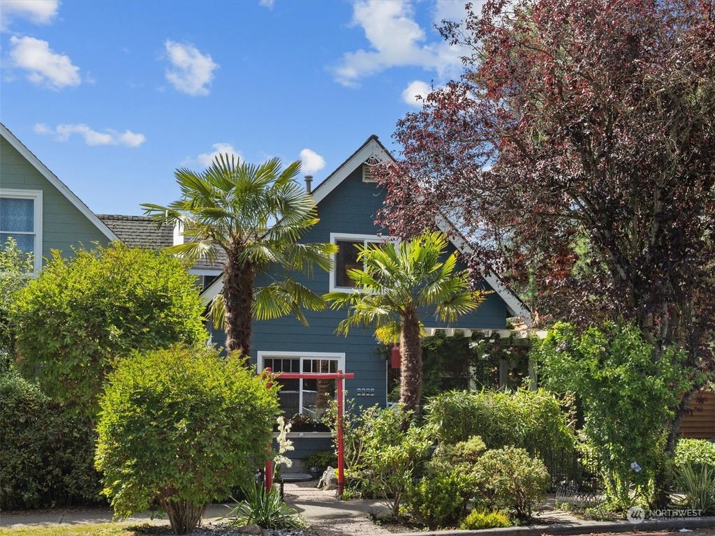Photo of 2122 Grand Avenue #1 &amp; 2, Everett, WA 98201 (MLS # 2273728)