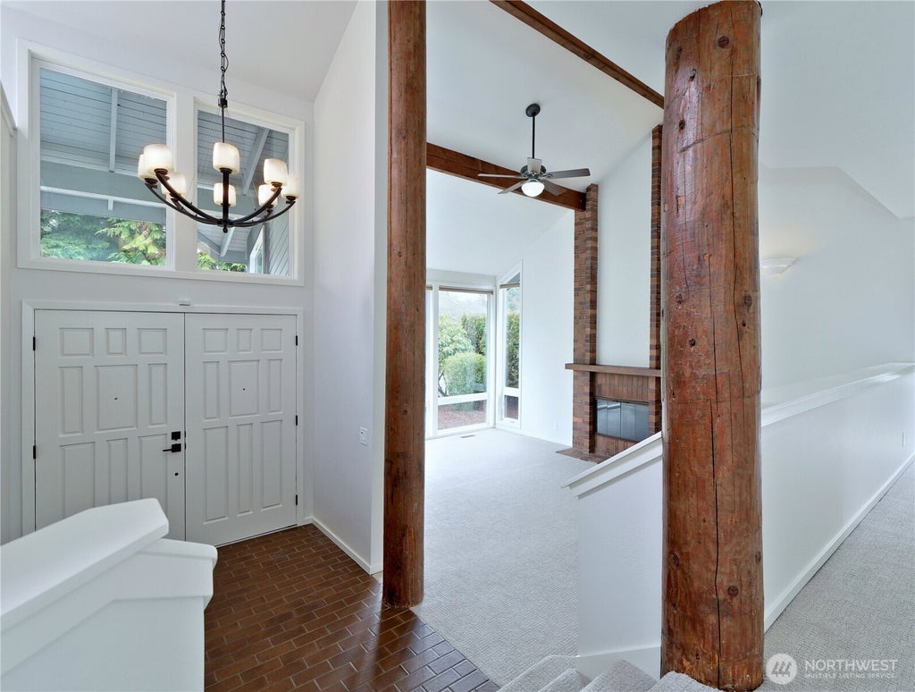 Photo of 210 141st Avenue NE, Bellevue, WA 98007 (MLS # 2543568)
