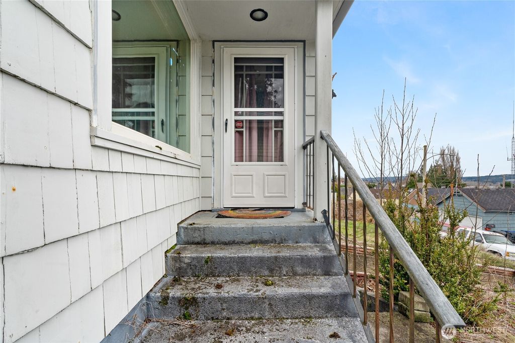 Photo of 1710 Isabel Way, Aberdeen, WA 98520 (MLS # 2468112)