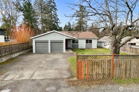 Photo of 17545 12th Avenue NE, Shoreline, WA 98155 (MLS # 2481317)