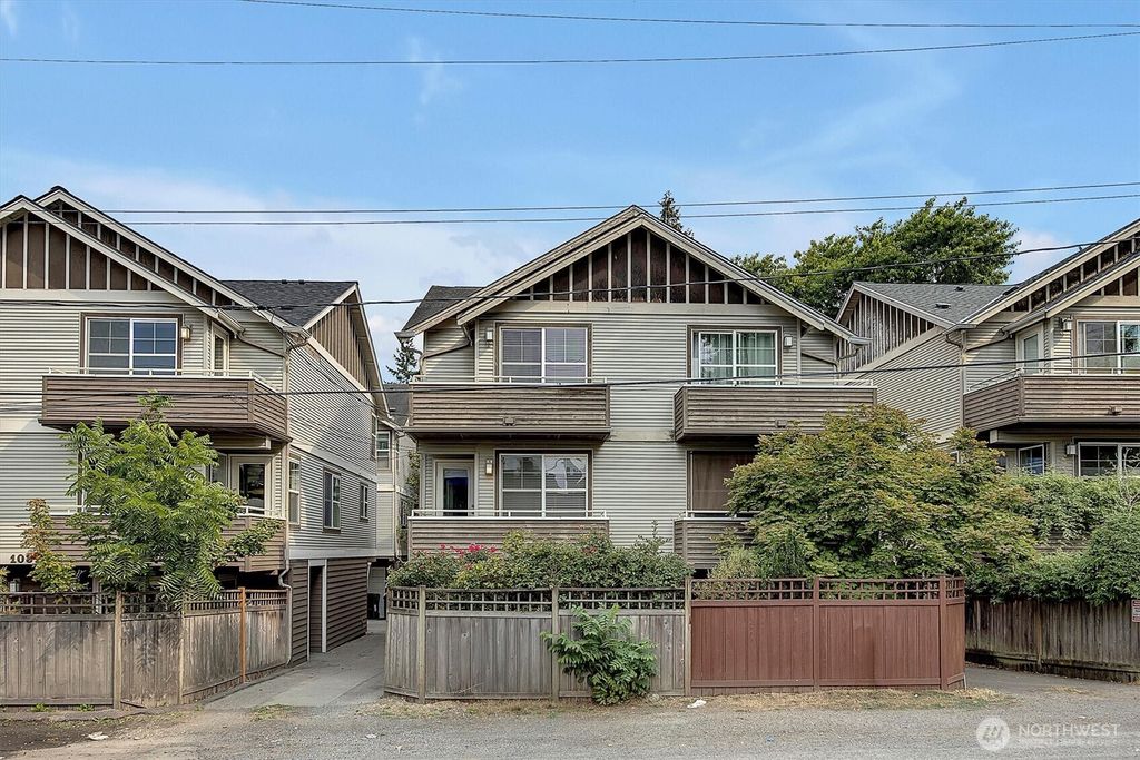 Photo of 10307 B Midvale Avenue N, Seattle, WA 98133 (MLS # 2433248)