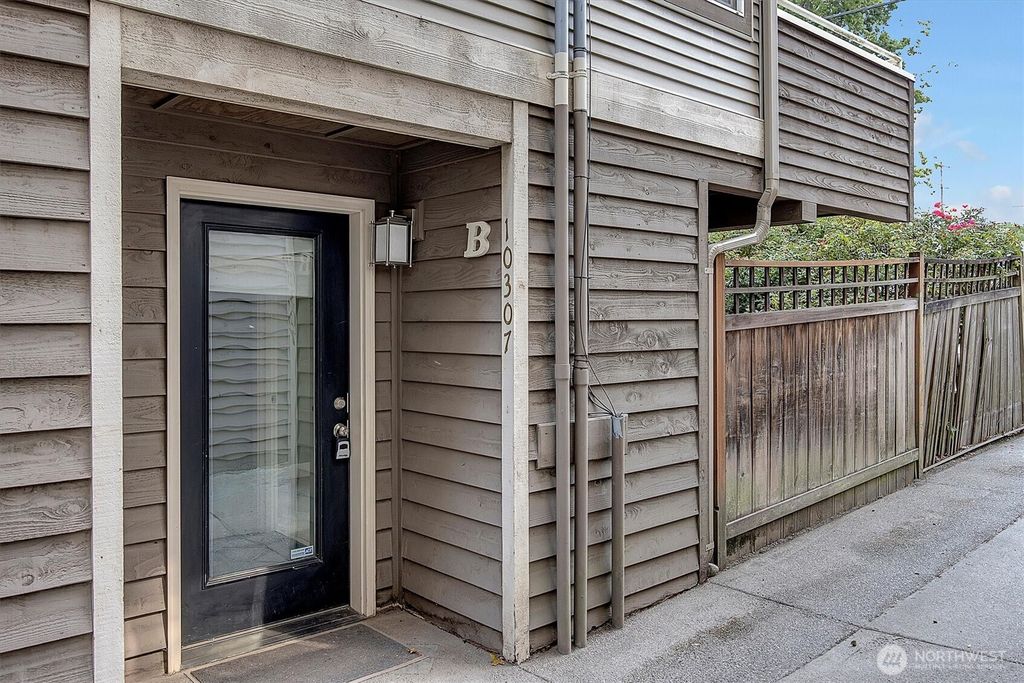 Photo of 10307 B Midvale Avenue N, Seattle, WA 98133 (MLS # 2433248)