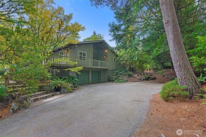 12901 Sunrise Drive NE