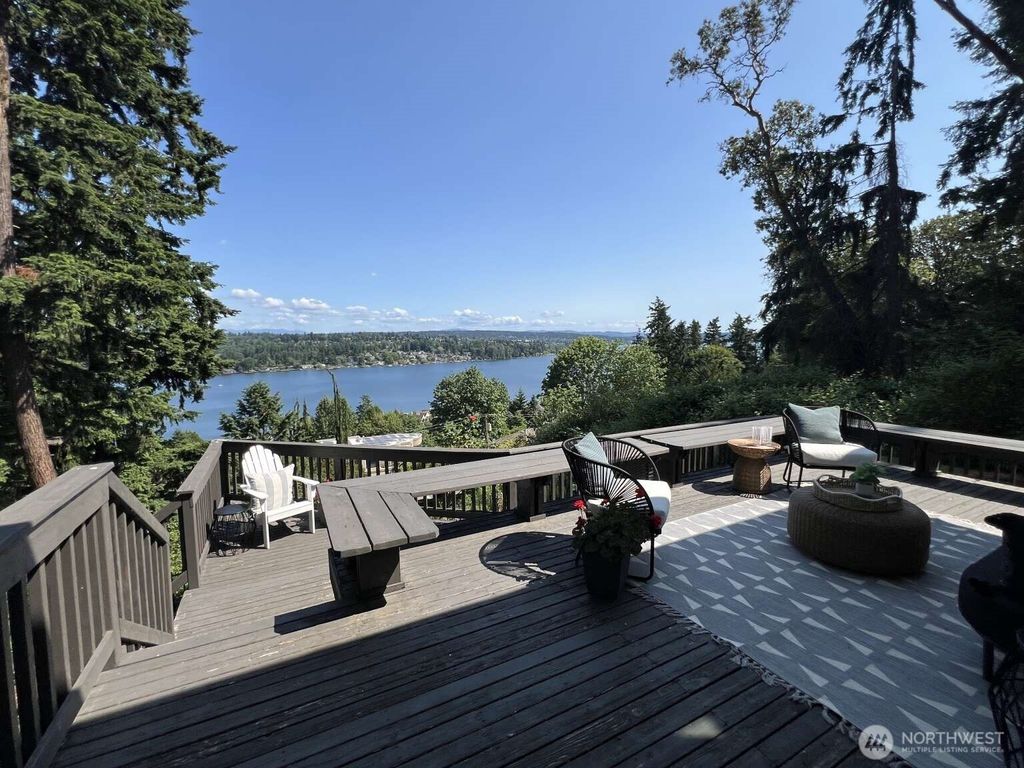 Photo of 11324 83rd Place NE, Kirkland, WA 98034 (MLS # 2495564)