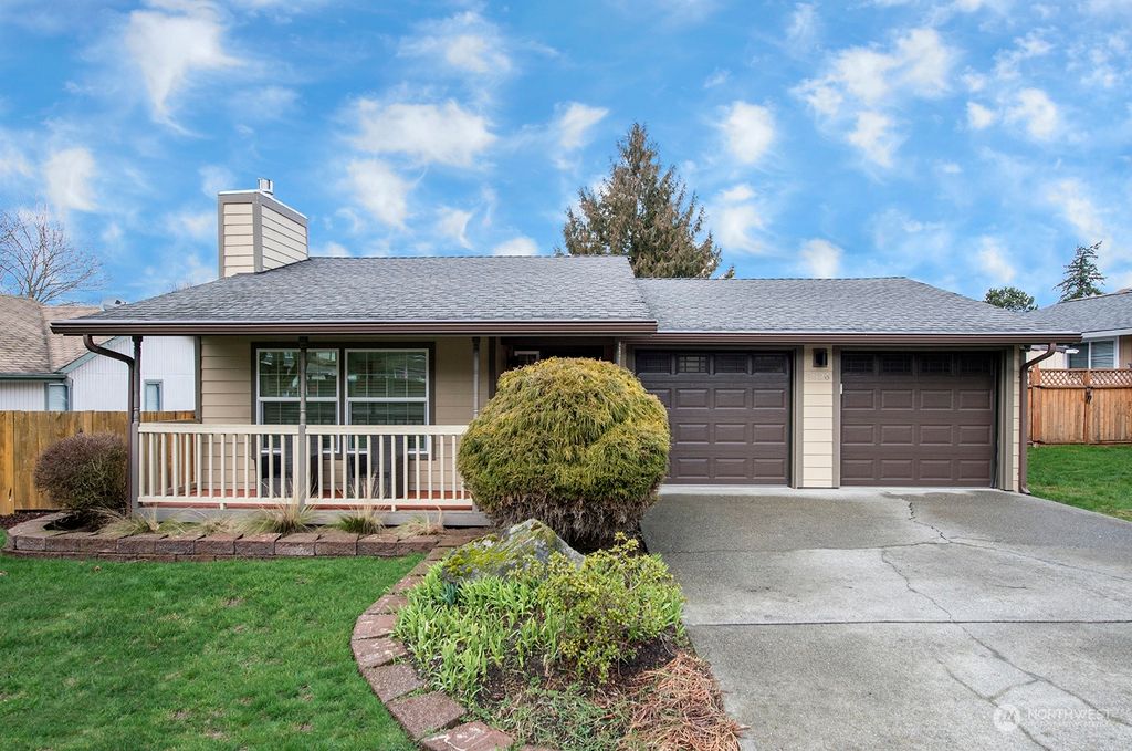 Photo of 1826 SW 348th St, Federal Way, WA 98023 (MLS # 2200241)