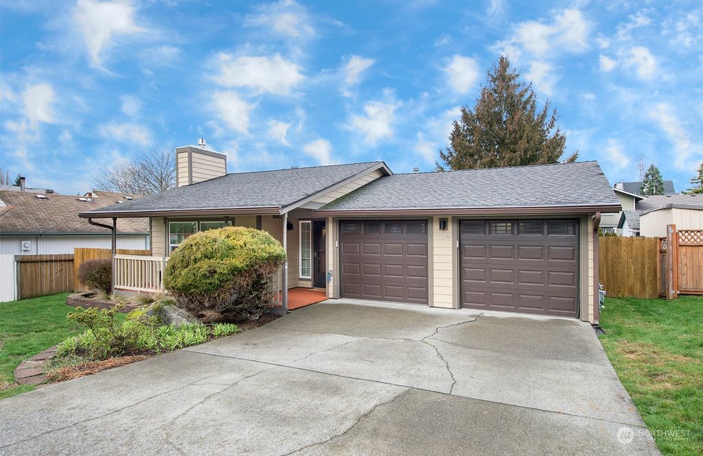 Photo of 1826 SW 348th St, Federal Way, WA 98023 (MLS # 2200241)