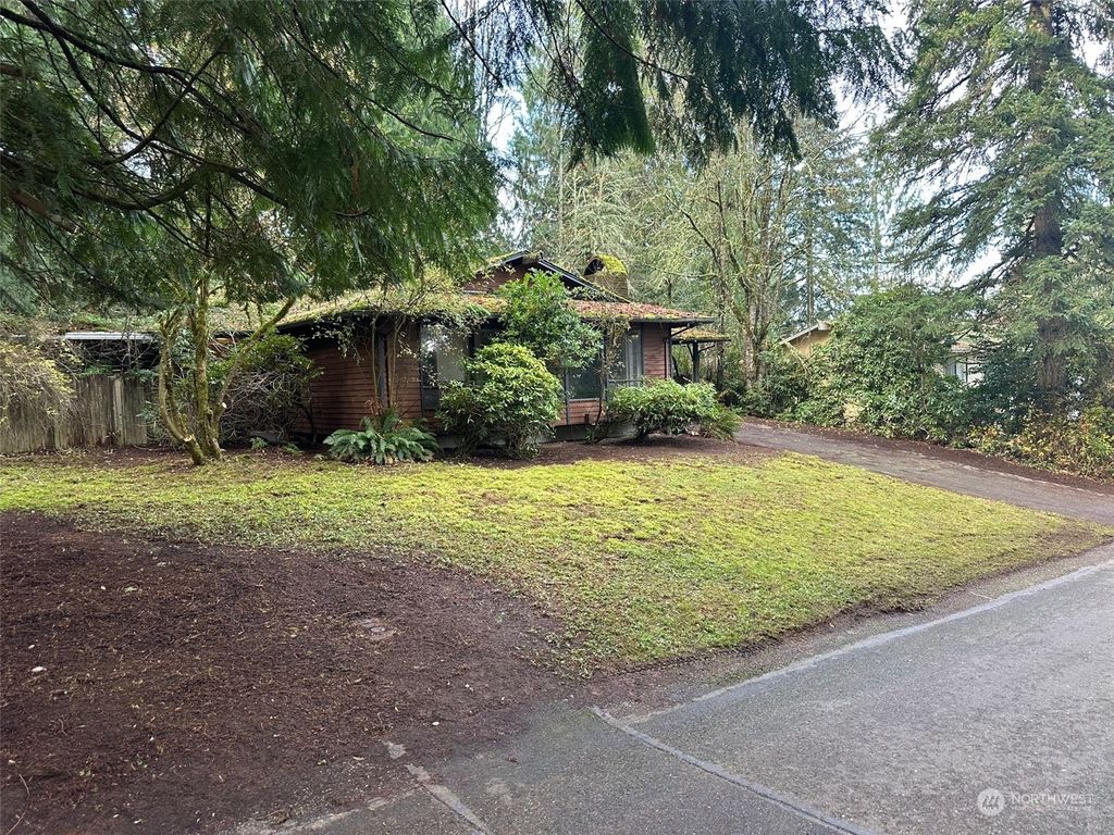Photo of 105 Aires Place NW, Issaquah, WA 98053 (MLS # 2315074)