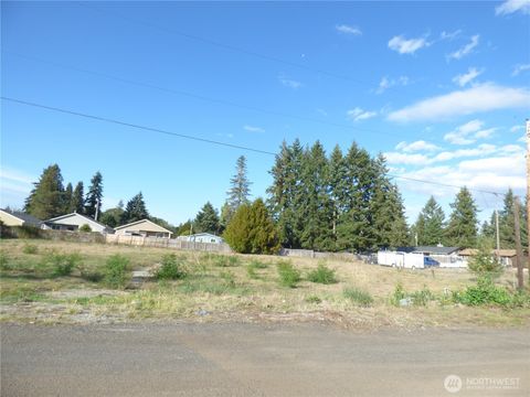 Photo of 231 170th Street E, Spanaway, WA 98387 (MLS # 2442670)
