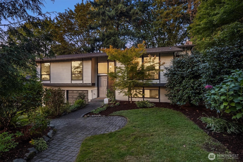 Photo of 12112 SE 46th Pl PL, Bellevue, WA 98006 (MLS # 2586862)
