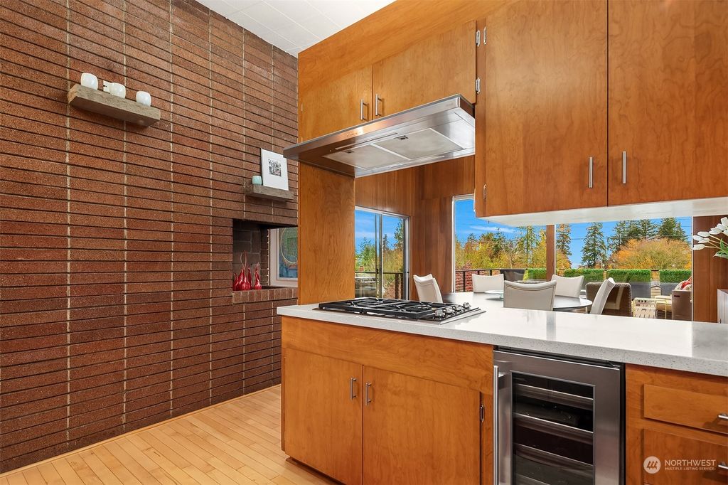 listing image 9364256879518860052