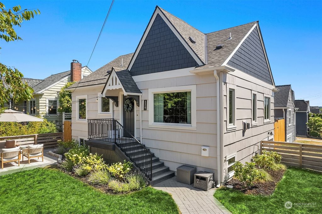 Photo of 1117 NW 67th Street, Seattle, WA 98117 (MLS # 2264296)