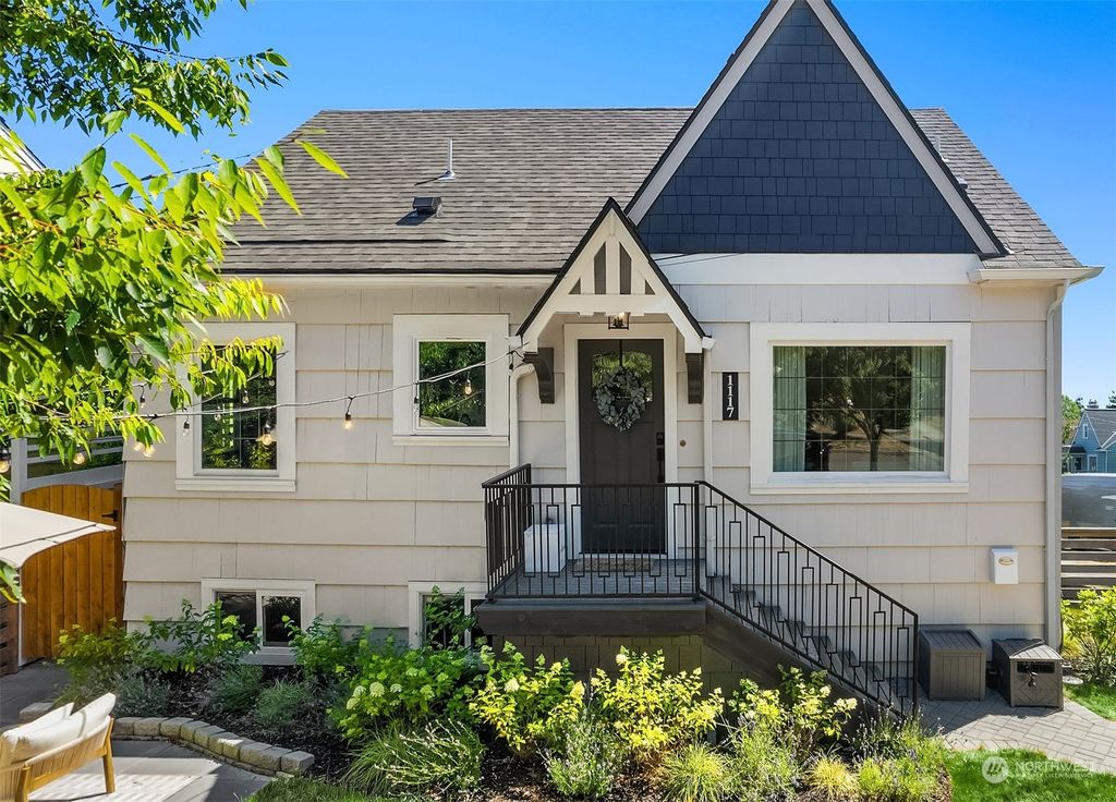 Photo of 1117 NW 67th Street, Seattle, WA 98117 (MLS # 2264296)