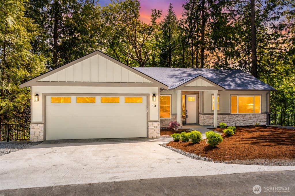 Photo of 13 Deer Run Lane, Bellingham, WA 98229 (MLS # 2571056)