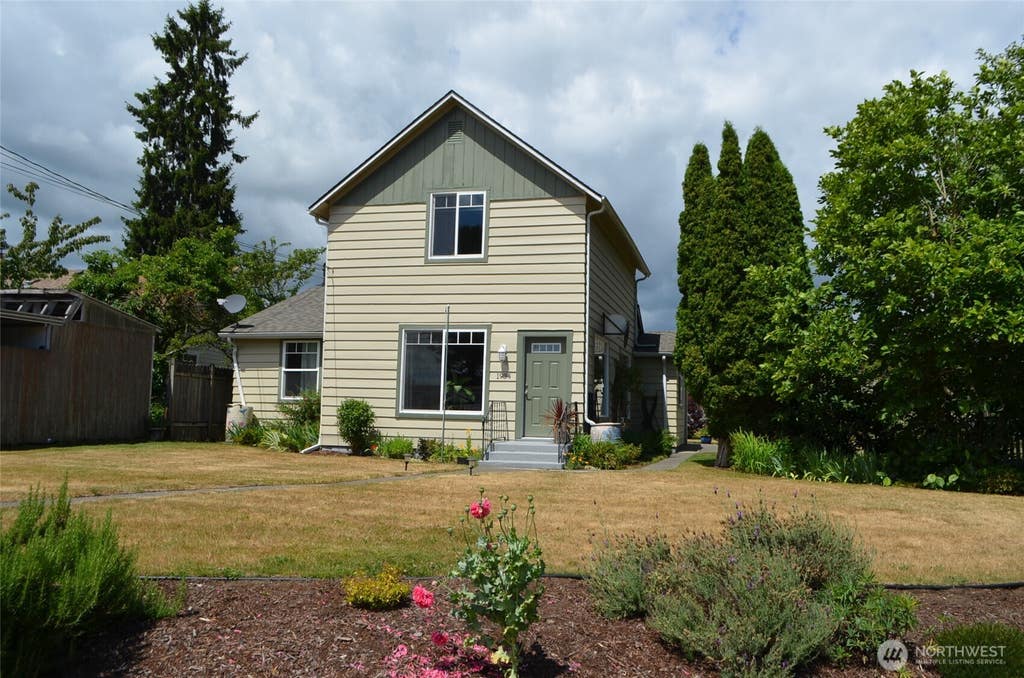 Photo of 1934 Somerset Street, Ferndale, WA 98248 (MLS # 2575161)