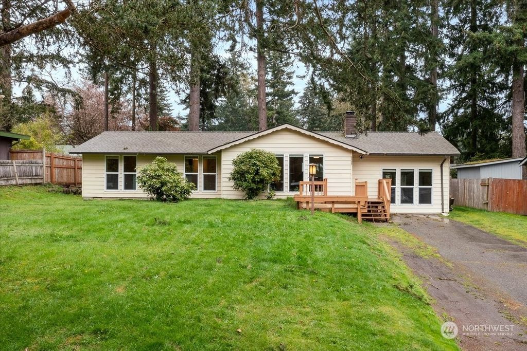 Photo of 30834 7th Avenue SW, Federal Way, WA 98023 (MLS # 2055360)