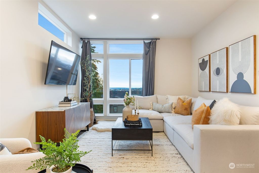 Photo of 2116 A 9th Avenue W, Seattle, WA 98119 (MLS # 2041968)