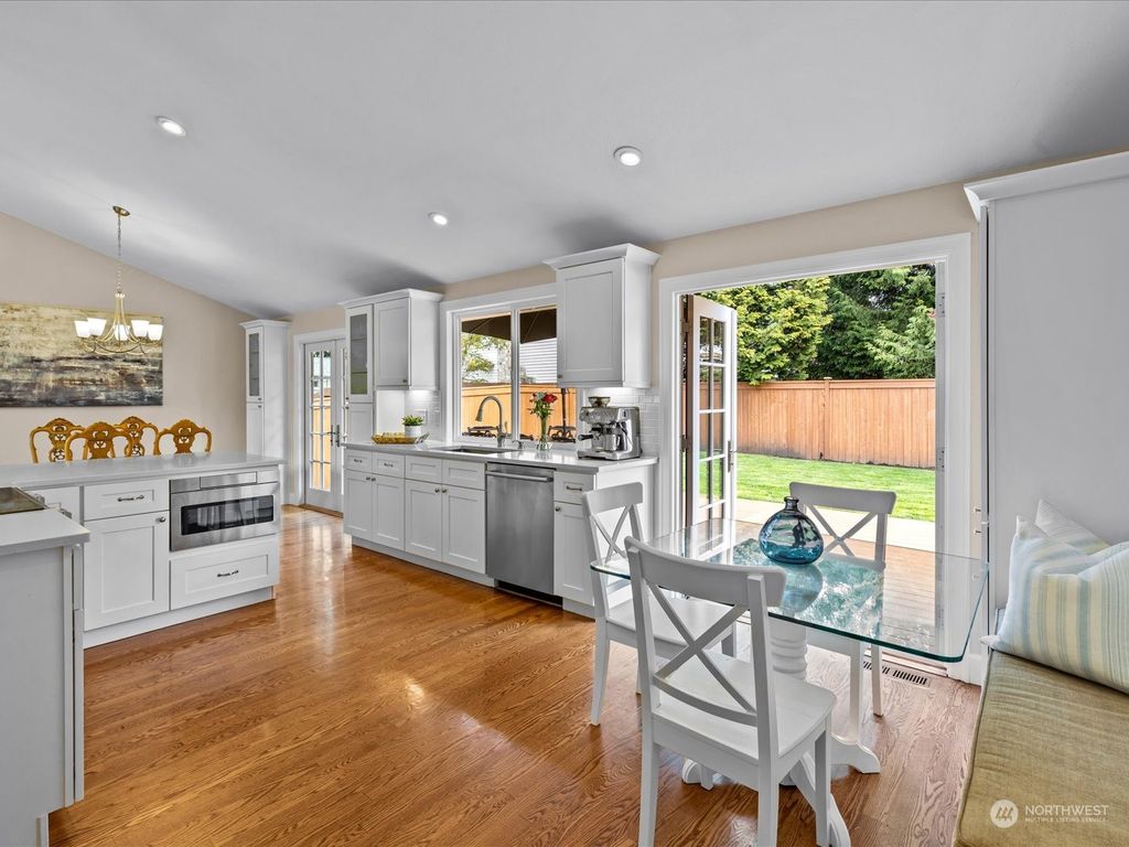 Photo of 7510 128th Place NE, Kirkland, WA 98033 (MLS # 2222436)