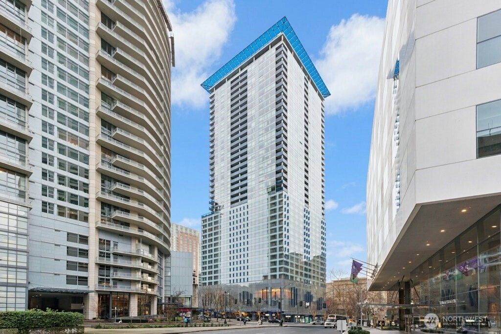 Photo of 737 Olive Way #2200, Seattle, WA 98101 (MLS # 2469713)