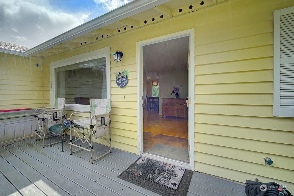 Photo of 409 Pickett Avenue NE, North Bend, WA 98045 (MLS # 2214518)