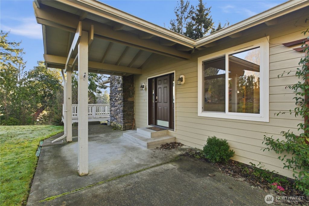 Photo of 2604 Vincent Way NW, Bremerton, WA 98312 (MLS # 2468323)