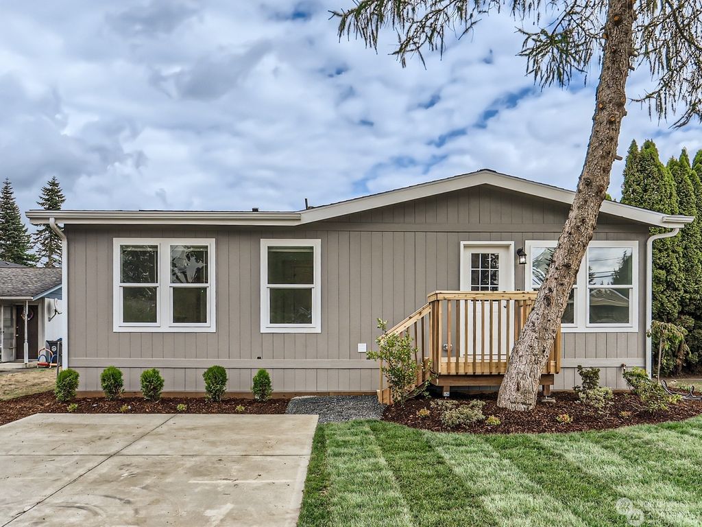 Photo of 600 B 3rd Street, Sultan, WA 98294 (MLS # 2209952)