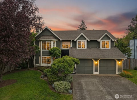Photo of 37008 20th Avenue S, Federal Way, WA 98003 (MLS # 2527490)