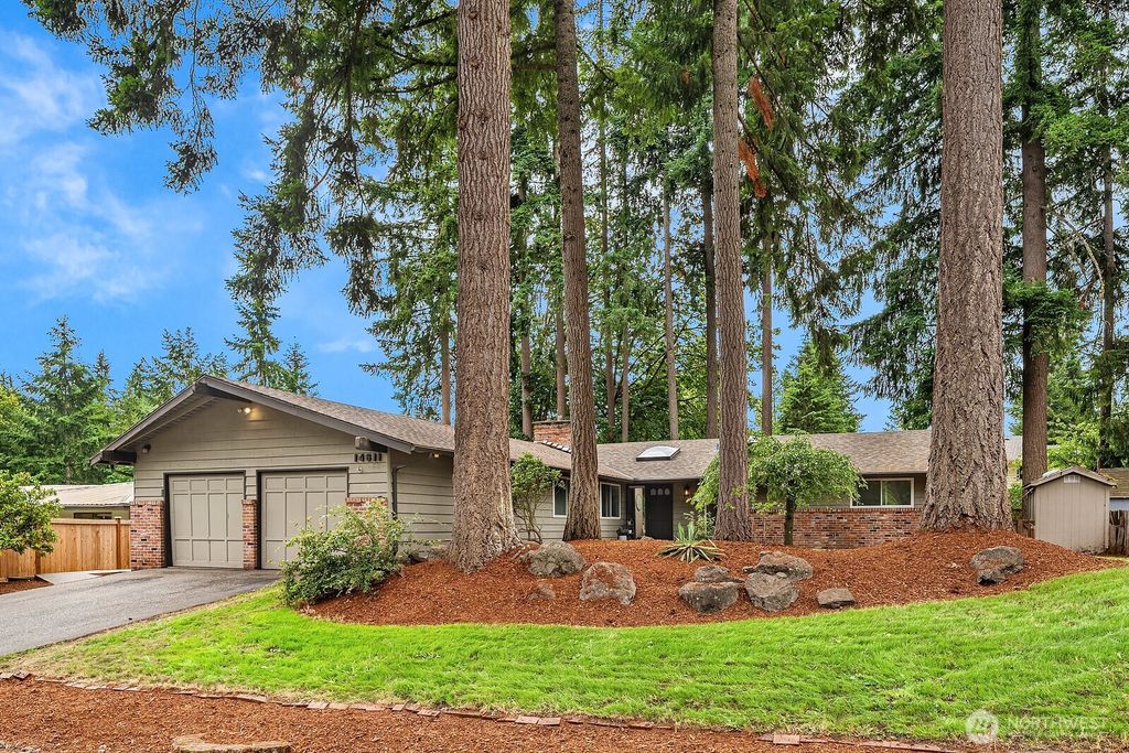 Photo of 14611 164 Place SE, Renton, WA 98059 (MLS # 2405261)
